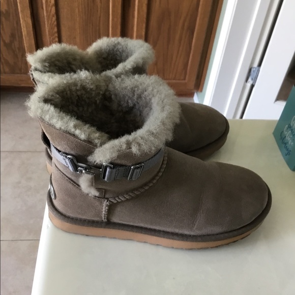 Ugg boots - Picture 2 of 4